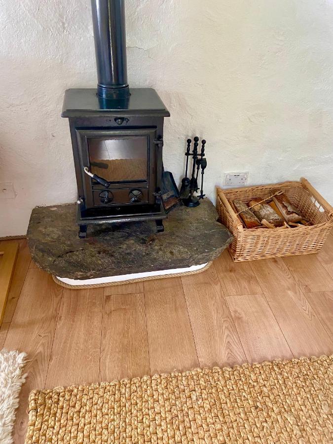 Romantic Log-burner Cornish Private Garden Dogs Welcome Truro