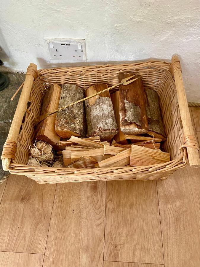 Romantic Log-burner Cornish Private Garden Dogs Welcome Truro