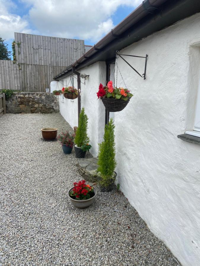 Romantic Log-burner Cornish Private Garden Dogs Welcome Truro