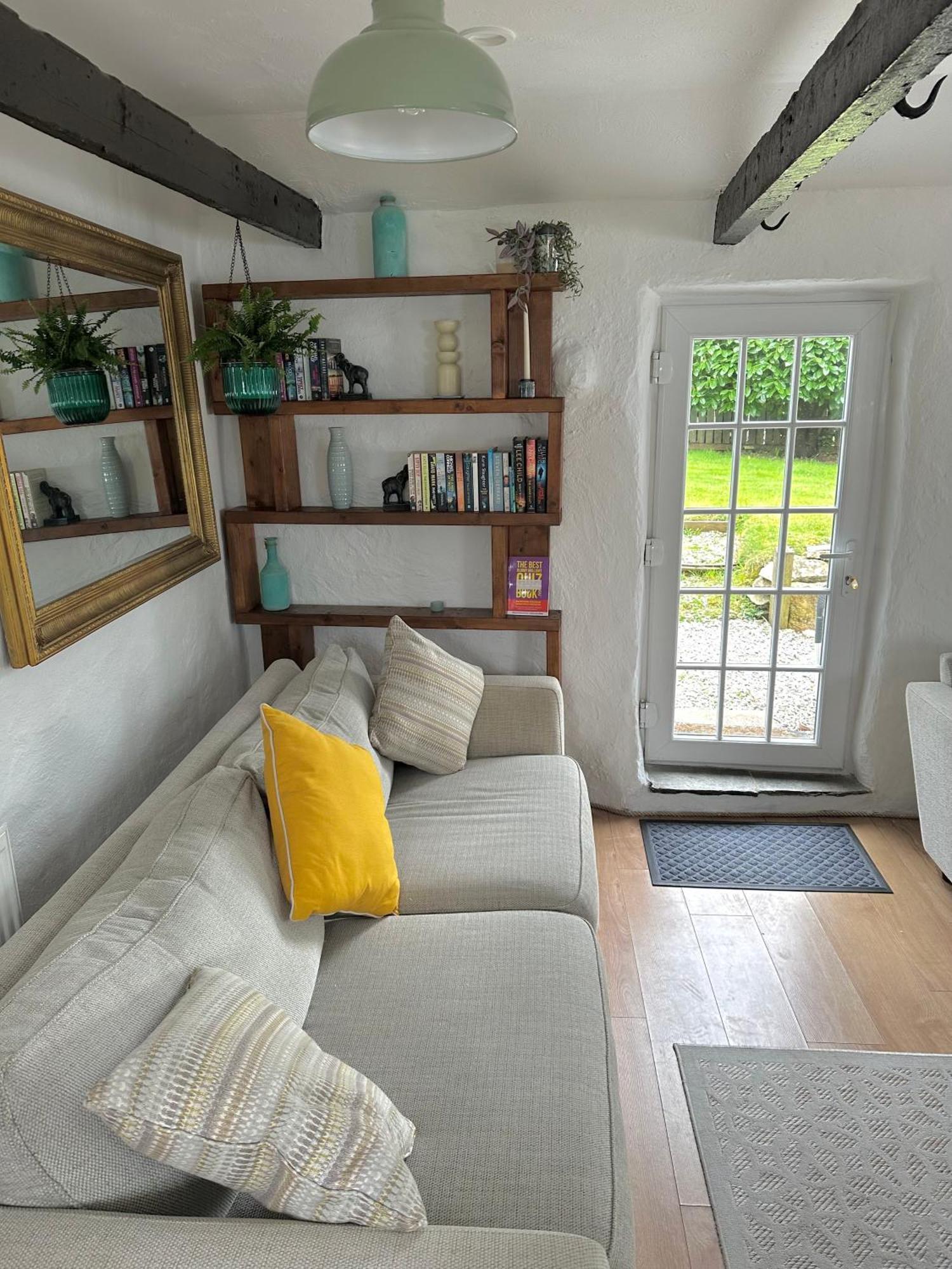Holiday home Romantic Log-burner Cornish Private Garden Dogs Welcome